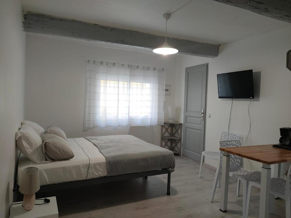 Saint-Laurent-dʼAigouze Studio Entier מראה חיצוני תמונה